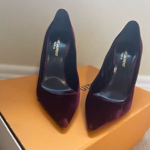 Lightly used Saint Laurent pumps Burgandy Suede
